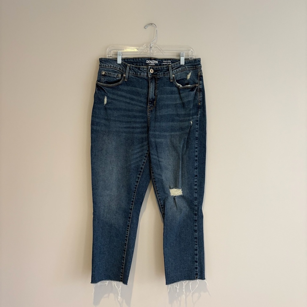 Levi's Denizen High-Rise Distressed Blue Cropped Jeans